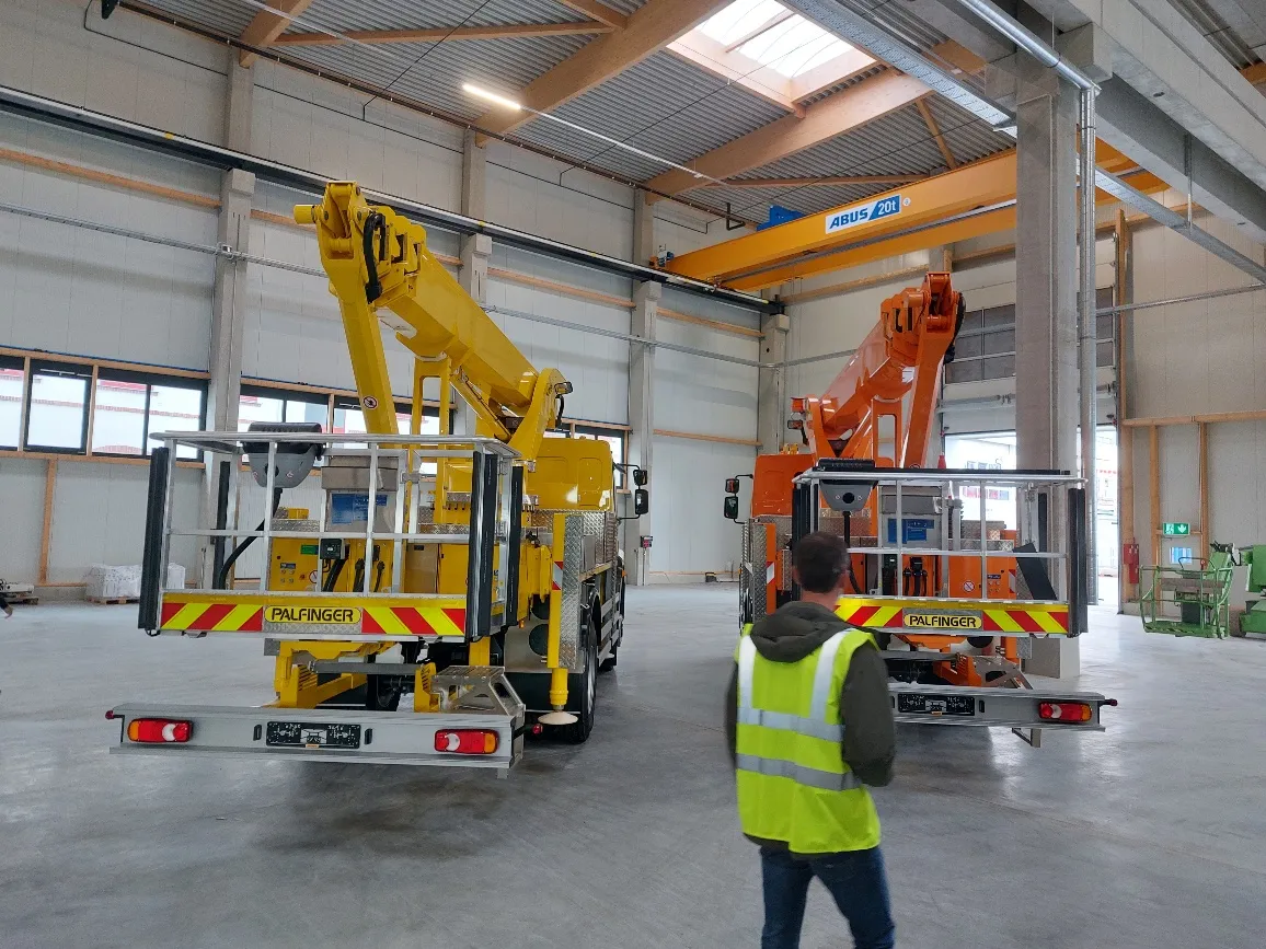 PALFINGER Platforms P 300 KS