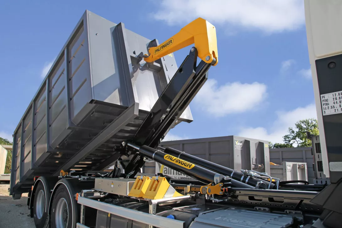 SYNCHRON HOOKLIFT